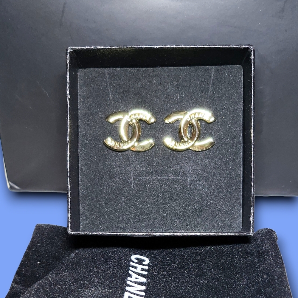 Interlocking C Logo Gold Earrings - image 2